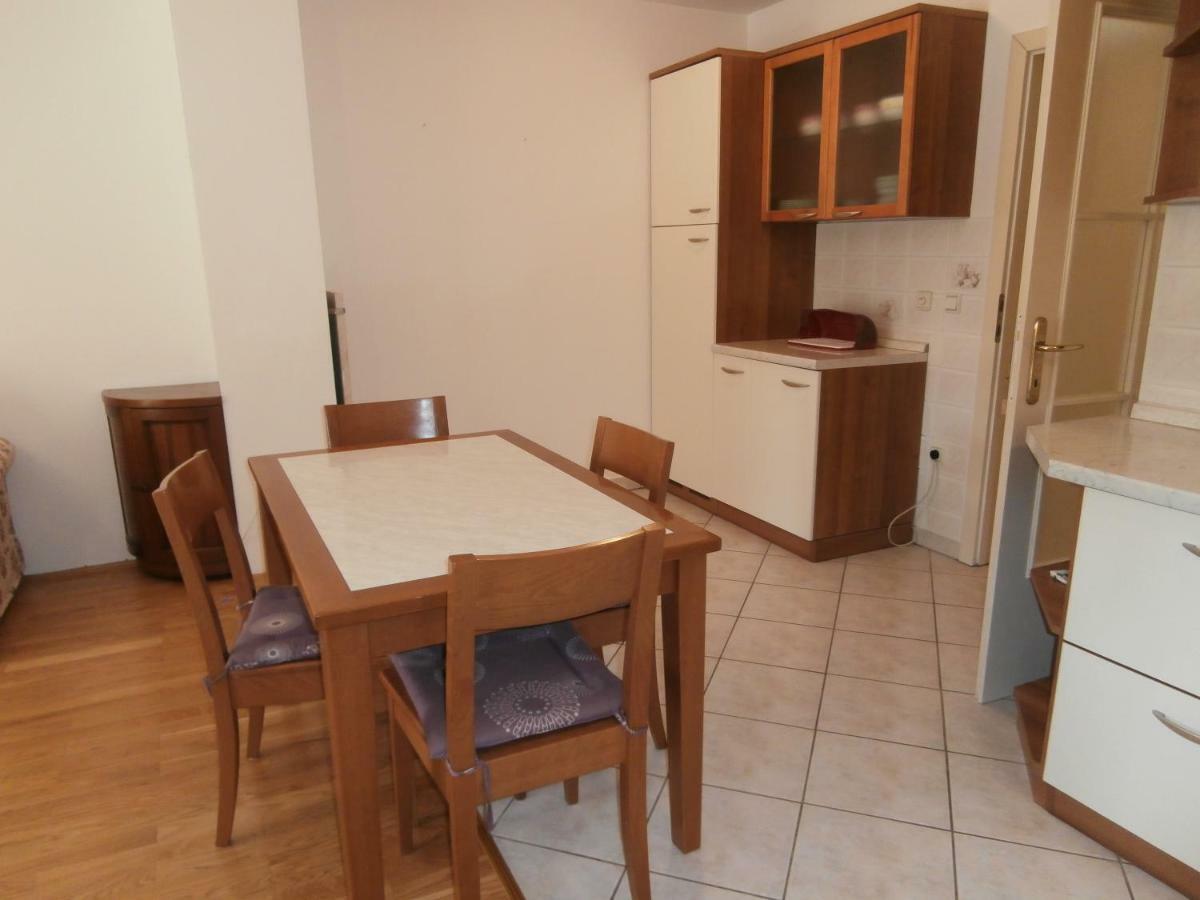 Miki Apartamento Poreč Exterior foto